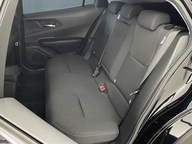 トヨタ プリウス G 兵庫県 2023(令5)年 0.9万km アティチュードブラックマイカ ・モデリスタエアロ（F、S、R）/・8インチナビ/USB/TV/Miracast/HDMI/・パノラミックビューモニター/・ビルトインETC2.0/・AC100V電源/・社外レーダー探知機/・前後ドライブレコーダー/・前席シートヒーター/・Toyota　Safety　Sense/・プリクラッシュセーフティ/・レーントレーシングアシスト/・レーンディパーチャーアラート/・レーダークルーズコントロール/・オートマチックハイビーム/・ロードサインアシスト/・ドライバー異常時対応システム/・プロアクティブドライビングアシスト/・発進遅れ告知機能/・ブラインドスポットモニター/・後方車両接近告知/・リヤカメラディテクション/・安心降車アシスト/・周辺車両接近時サポート/・ＬＥＤヘッドライト/・ウインカー付きドアミラー/・純正フロアマット/・純正１９インチアルミホイール/・スマートキー/・プッシュスタート