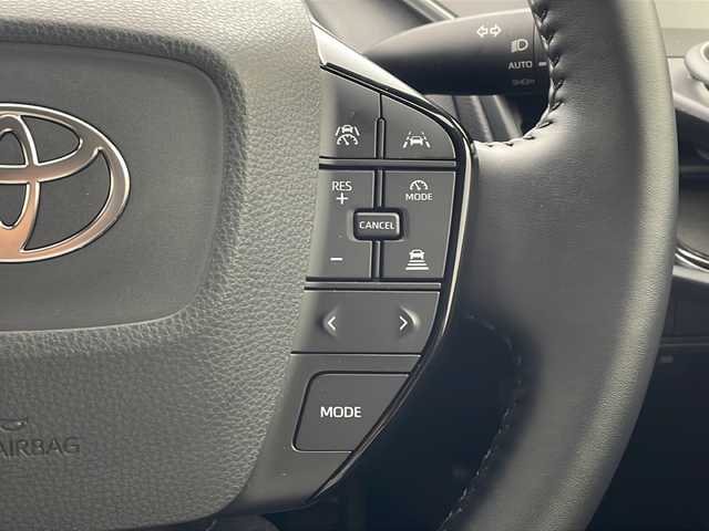 トヨタ プリウス G 兵庫県 2023(令5)年 0.9万km アティチュードブラックマイカ ・モデリスタエアロ（F、S、R）/・8インチナビ/USB/TV/Miracast/HDMI/・パノラミックビューモニター/・ビルトインETC2.0/・AC100V電源/・社外レーダー探知機/・前後ドライブレコーダー/・前席シートヒーター/・Toyota　Safety　Sense/・プリクラッシュセーフティ/・レーントレーシングアシスト/・レーンディパーチャーアラート/・レーダークルーズコントロール/・オートマチックハイビーム/・ロードサインアシスト/・ドライバー異常時対応システム/・プロアクティブドライビングアシスト/・発進遅れ告知機能/・ブラインドスポットモニター/・後方車両接近告知/・リヤカメラディテクション/・安心降車アシスト/・周辺車両接近時サポート/・ＬＥＤヘッドライト/・ウインカー付きドアミラー/・純正フロアマット/・純正１９インチアルミホイール/・スマートキー/・プッシュスタート