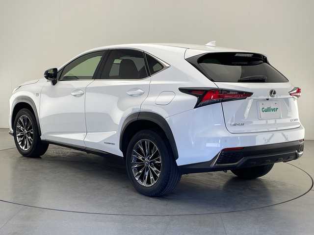 レクサス ＮＸ 300h Fスポーツ 宮崎県 2018(平30)年 4万km ホワイトノーヴァガラスフレーク 純正ナビ(CD/DVD/AM/FM/BT)/衝突軽減ブレーキ/車線逸脱警報/コーナーセンサー/クルーズコントロール/アイドリングストップ/全周囲バックカメラ/ステアリングスイッチ/電動格納ミラー/パワーバックドア/ハンドルヒーター/D/N席　シートヒーター/D/N席　エアーシート/プッシュスターター/電子パーキング/オートホールド/パドルシフト/フロアマット/ETC2.0