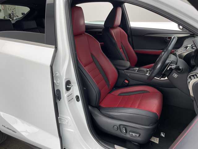 レクサス ＮＸ 300h Fスポーツ 宮崎県 2018(平30)年 4万km ホワイトノーヴァガラスフレーク 純正ナビ(CD/DVD/AM/FM/BT)/衝突軽減ブレーキ/車線逸脱警報/コーナーセンサー/クルーズコントロール/アイドリングストップ/全周囲バックカメラ/ステアリングスイッチ/電動格納ミラー/パワーバックドア/ハンドルヒーター/D/N席　シートヒーター/D/N席　エアーシート/プッシュスターター/電子パーキング/オートホールド/パドルシフト/フロアマット/ETC2.0