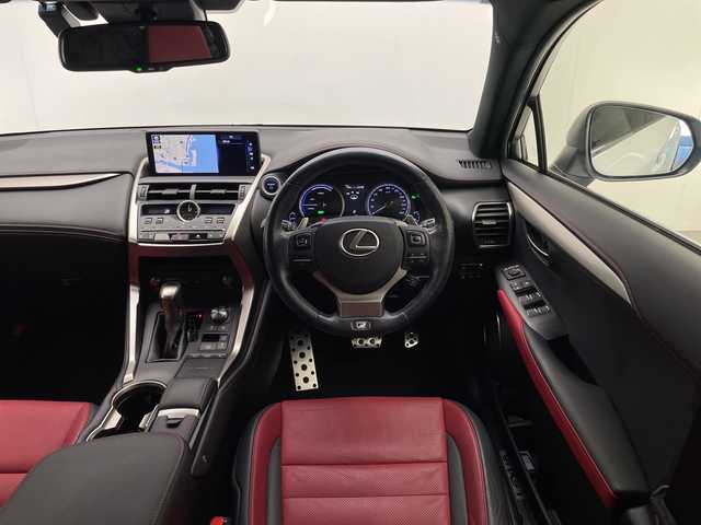 レクサス ＮＸ 300h Fスポーツ 宮崎県 2018(平30)年 4万km ホワイトノーヴァガラスフレーク 純正ナビ(CD/DVD/AM/FM/BT)/衝突軽減ブレーキ/車線逸脱警報/コーナーセンサー/クルーズコントロール/アイドリングストップ/全周囲バックカメラ/ステアリングスイッチ/電動格納ミラー/パワーバックドア/ハンドルヒーター/D/N席　シートヒーター/D/N席　エアーシート/プッシュスターター/電子パーキング/オートホールド/パドルシフト/フロアマット/ETC2.0