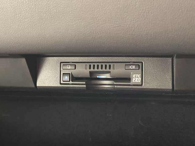 レクサス ＮＸ 300h Fスポーツ 宮崎県 2018(平30)年 4万km ホワイトノーヴァガラスフレーク 純正ナビ(CD/DVD/AM/FM/BT)/衝突軽減ブレーキ/車線逸脱警報/コーナーセンサー/クルーズコントロール/アイドリングストップ/全周囲バックカメラ/ステアリングスイッチ/電動格納ミラー/パワーバックドア/ハンドルヒーター/D/N席　シートヒーター/D/N席　エアーシート/プッシュスターター/電子パーキング/オートホールド/パドルシフト/フロアマット/ETC2.0