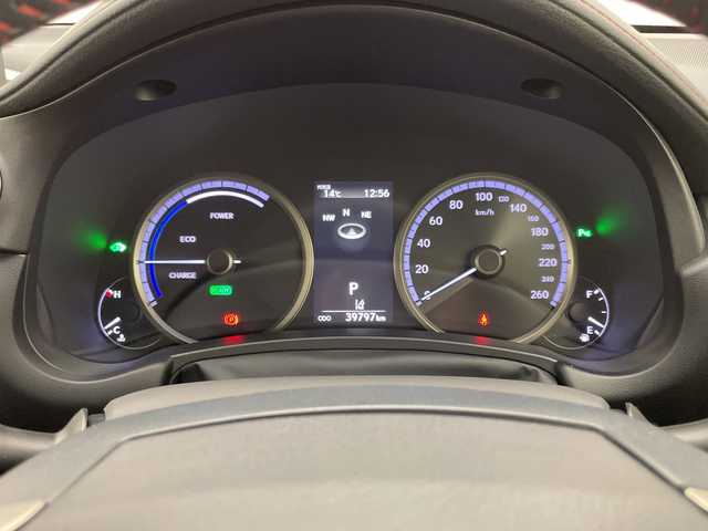 レクサス ＮＸ 300h Fスポーツ 宮崎県 2018(平30)年 4万km ホワイトノーヴァガラスフレーク 純正ナビ(CD/DVD/AM/FM/BT)/衝突軽減ブレーキ/車線逸脱警報/コーナーセンサー/クルーズコントロール/アイドリングストップ/全周囲バックカメラ/ステアリングスイッチ/電動格納ミラー/パワーバックドア/ハンドルヒーター/D/N席　シートヒーター/D/N席　エアーシート/プッシュスターター/電子パーキング/オートホールド/パドルシフト/フロアマット/ETC2.0