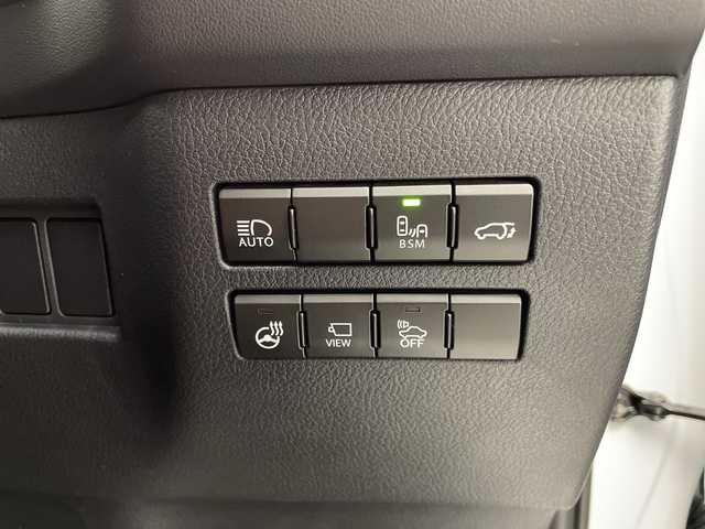 レクサス ＮＸ 300h Fスポーツ 宮崎県 2018(平30)年 4万km ホワイトノーヴァガラスフレーク 純正ナビ(CD/DVD/AM/FM/BT)/衝突軽減ブレーキ/車線逸脱警報/コーナーセンサー/クルーズコントロール/アイドリングストップ/全周囲バックカメラ/ステアリングスイッチ/電動格納ミラー/パワーバックドア/ハンドルヒーター/D/N席　シートヒーター/D/N席　エアーシート/プッシュスターター/電子パーキング/オートホールド/パドルシフト/フロアマット/ETC2.0