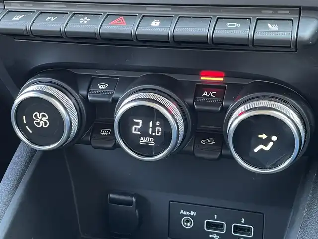 ルノー キャプチャー Sエディション 東京都 2023(令5)年 1.3万km 黒 純正ディスプレイオーディオ/アダプティブクルーズコントロール/ドライブレコーダー/ステアリングヒーター/純正18インチアルミホイール/LEDヘッドライト/ETC/スマートキー/プッシュスタート