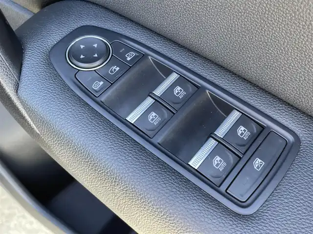 ルノー キャプチャー Sエディション 東京都 2023(令5)年 1.3万km 黒 純正ディスプレイオーディオ/アダプティブクルーズコントロール/ドライブレコーダー/ステアリングヒーター/純正18インチアルミホイール/LEDヘッドライト/ETC/スマートキー/プッシュスタート