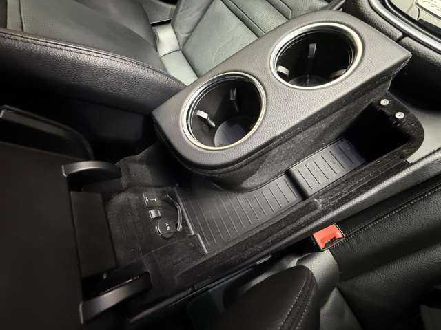 ポルシェ パナメーラ 千葉県 2017(平29)年 5.4万km ヴァルカノグレーメタリック スポーツクロノＰＫＧ　/黒革シート　/クルーズコントロール　/ナビ　/地デジＴＶ　/３６０°　/Ｂｌｕｅｔｏｏｔｈ接続　/電動シート　/シートヒーター　/電動リアゲート　/ソフトクローズドア　　/ＬＫＡ　/ＥＴＣ　/ドラレコ