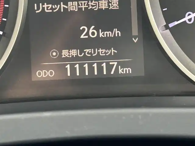 レクサス ＩＳ 300h 愛知県 2013(平25)年 11.2万km ホワイトパールクリスタルシャイン 純正SDナビ(FM/AM/CD/DVD/BT/BY/USB/AUX/フルセグ)/プリクラッシュセーフティー/レーダークルーズコントロール/レザーシート/パワーシート/シートヒーター/バックカメラ/クリアランスソナー/LEDヘッドライト/フォグランプ/純正AW17インチ/電動格納ミラー/防眩ミラー/純正フロアマット/ETC/プッシュスタート/スマートキー・スペアキー１本/ステアリングリモコン/ハンズフリー/ABS/取扱説明書・保証書