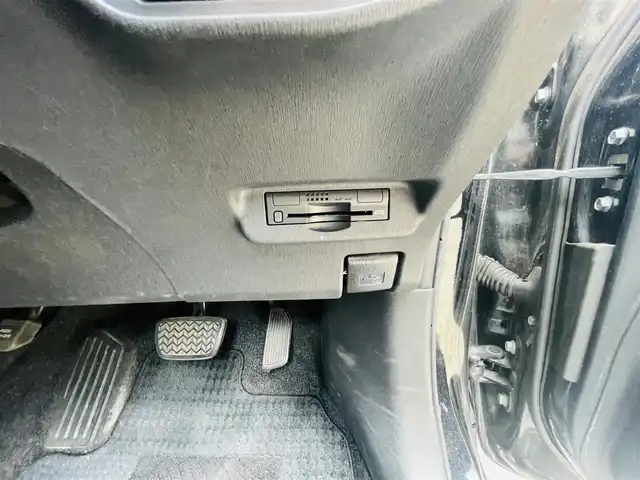 トヨタ プリウス S 岡山県 2014(平26)年 13万km ブラック (株)IDOMが運営する【じしゃロン岡山店】の自社ローン専用車両になります。こちらは現金またはオートローンご利用時の価格です。自社ローンご希望の方は別途その旨お申付け下さい/社外アルミ/社外シートカバー/純正ナビ/バックカメラ/ETC/CD/DVD/TV/BT