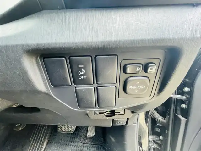 トヨタ プリウス S 岡山県 2014(平26)年 13万km ブラック (株)IDOMが運営する【じしゃロン岡山店】の自社ローン専用車両になります。こちらは現金またはオートローンご利用時の価格です。自社ローンご希望の方は別途その旨お申付け下さい/社外アルミ/社外シートカバー/純正ナビ/バックカメラ/ETC/CD/DVD/TV/BT