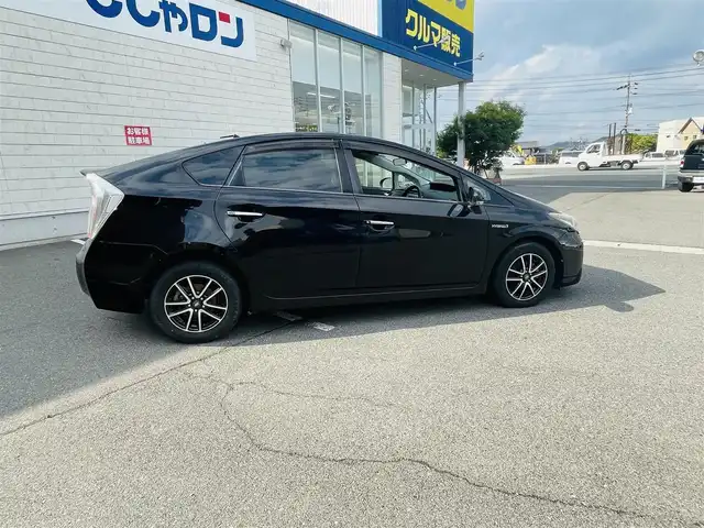 トヨタ プリウス S 岡山県 2014(平26)年 13万km ブラック (株)IDOMが運営する【じしゃロン岡山店】の自社ローン専用車両になります。こちらは現金またはオートローンご利用時の価格です。自社ローンご希望の方は別途その旨お申付け下さい/社外アルミ/社外シートカバー/純正ナビ/バックカメラ/ETC/CD/DVD/TV/BT