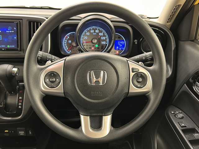 ホンダ Ｎ ＯＮＥ ツアラー 道央・札幌 2017(平29)年 1.5万km プレミアムイエローパールⅡ /4WD//クルーズコントロール//ステアリングスイッチ//アイドリングストップ//フォグランプ//電動格納ミラー//前席シートヒーター//純正ビルトインETC//社外メモリナビ：AVN-D7/(AM/FM/フルセグTV/BT)//オートライト//純正フロアマット//メモリナビ内蔵ドライブレコーダー//ホンダ純正14インチホイール//横滑り防止装置//バックカメラ//スペアキー１本//プッシュスタート
