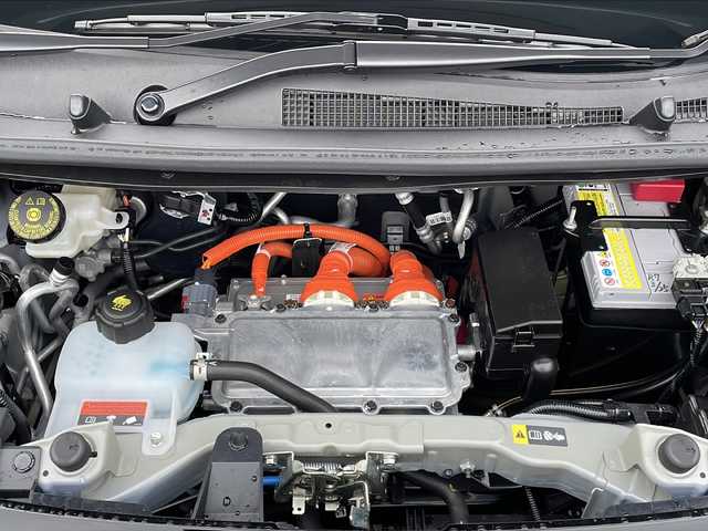 日産 サクラ X 90周年記念車 山口県 2024(令6)年 0.4万km 青 禁煙車/電気自動車/社外SDナビ【AVIC-RW821-D】/　Bluetooth、CD、DVD、FM・AMラジオ、フルセグTV/全方位カメラ/バックカメラ/プロパイロット/ドライブレコーダー/ETC/ステアリングスイッチ/レザーシート/純正フロアマット/純正14インチアルミホイール/プッシュスタート/スマートキー/スペアキー/パーキングアシスト/エマージェンシーブレーキ/先行車発進お知らせ/レーンキープアシスト/盗難防止装置