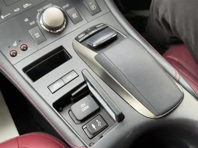 レクサス ＣＴ 200h Fスポーツ 香川県 2014(平26)年 6.2万km ホワイトノーヴァガラスフレーク メーカーSDナビ/フルセグ/CD/DVD/BD/Bluetooth/バックカメラ/レーダークルーズコントロール/純正17インチアルミ/赤革シート/シートヒーター/パワーシート/ハンドルヒーター/オートワイパー/LEDヘッドライト/ドライブレコーダー/ETC2.0/純正マット