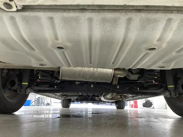 日産 セレナ ハイウェイスター V 滋賀県 2020(令2)年 5.8万km ブリリアントホワイトパール 2トーン 禁煙車/純正10型ナビ/CD/DVD/SD/Bluetooth/フルセグTV/アラウンドビューモニター/フリップダウンモニター/クルーズコントロール/両側パワースライドドア/ステアリングヒーター/シートヒーター/エマージェンシーブレーキ/BSM/ETC/ドラレコ/LEDヘッドライト/オートライト/プッシュスタート/スマートキー/純正アルミホイール