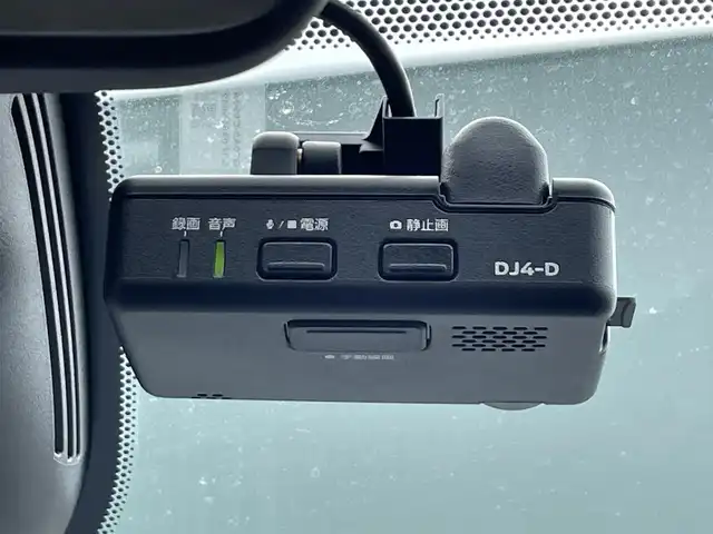 日産 セレナ ハイウェイスター V 滋賀県 2020(令2)年 5.8万km ブリリアントホワイトパール 2トーン 禁煙車/純正10型ナビ/CD/DVD/SD/Bluetooth/フルセグTV/アラウンドビューモニター/フリップダウンモニター/クルーズコントロール/両側パワースライドドア/ステアリングヒーター/シートヒーター/エマージェンシーブレーキ/BSM/ETC/ドラレコ/LEDヘッドライト/オートライト/プッシュスタート/スマートキー/純正アルミホイール
