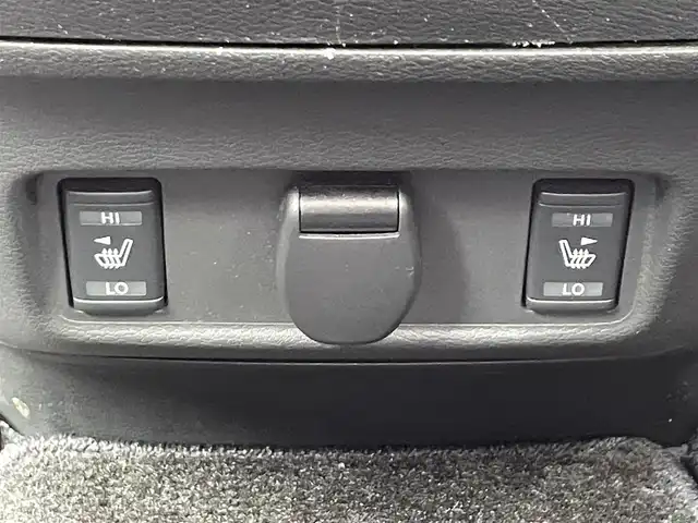 日産 セレナ ハイウェイスター V 滋賀県 2020(令2)年 5.8万km ブリリアントホワイトパール 2トーン 禁煙車/純正10型ナビ/CD/DVD/SD/Bluetooth/フルセグTV/アラウンドビューモニター/フリップダウンモニター/クルーズコントロール/両側パワースライドドア/ステアリングヒーター/シートヒーター/エマージェンシーブレーキ/BSM/ETC/ドラレコ/LEDヘッドライト/オートライト/プッシュスタート/スマートキー/純正アルミホイール