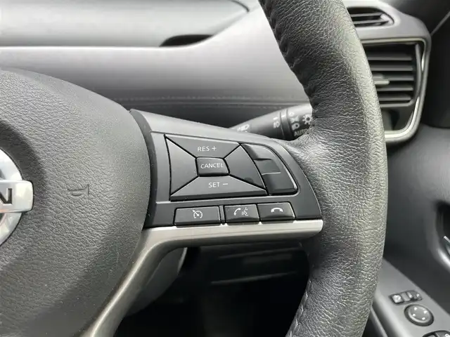 日産 セレナ ハイウェイスター V 滋賀県 2020(令2)年 5.8万km ブリリアントホワイトパール 2トーン 禁煙車/純正10型ナビ/CD/DVD/SD/Bluetooth/フルセグTV/アラウンドビューモニター/フリップダウンモニター/クルーズコントロール/両側パワースライドドア/ステアリングヒーター/シートヒーター/エマージェンシーブレーキ/BSM/ETC/ドラレコ/LEDヘッドライト/オートライト/プッシュスタート/スマートキー/純正アルミホイール