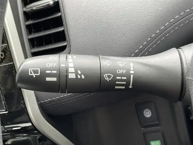 日産 セレナ ハイウェイスター V 滋賀県 2020(令2)年 5.8万km ブリリアントホワイトパール 2トーン 禁煙車/純正10型ナビ/CD/DVD/SD/Bluetooth/フルセグTV/アラウンドビューモニター/フリップダウンモニター/クルーズコントロール/両側パワースライドドア/ステアリングヒーター/シートヒーター/エマージェンシーブレーキ/BSM/ETC/ドラレコ/LEDヘッドライト/オートライト/プッシュスタート/スマートキー/純正アルミホイール