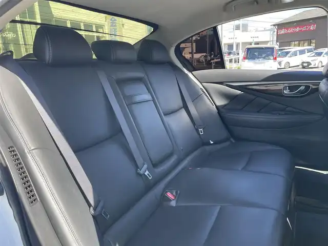 日産 スカイライン ハイブリッド 350GT Type SP 愛知県 2014(平26)年 11.4万km クリスタルホワイトパール (株)IDOMが運営する【じしゃロン名古屋鳴海店】の自社ローン専用車両になりますこちらは現金またはオートローンご利用時の価格です。自社ローンご希望の方は別途その旨お申付け下さい/プッシュスタート/レザーシート/前席パワーシート/シートヒーター/純正ナビ・TV/アラウンドビューモニター/クルーズコントロール/ETC