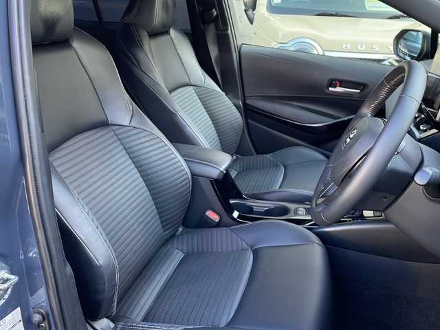 トヨタ カローラツーリング ダブルバイビー 大阪府 2023(令5)年 1.6万km マッシブグレー 純正ディスプレイオーディオ/純正ナビ.フルセグ.BT/バックカメラ/ビルトインETC2.0/オートLEDヘッドライト/オートハイビーム/レーダークルコン/スマートキー/プッシュスタート/クリアランスソナー/ブラインドスポットモニター/純正フロアマット