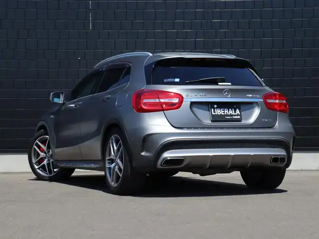 メルセデス・ベンツ ＧＬＡ４５ 4MATIC 宮城県 2015(平27)年 4万km ダークグレー マットボディーカラー/純正ナビＴＶ/・フルセグ・ＣＤ・ＤＶＤ・ＵＳＢ・ＳＤ・ＢＴ/ＡＭＧレザーエクスクルーシブＰＫＧ/ベーシックＰＫＧ/レーダーセーフティＰＫＧ/パノラマルーフ/パワーテールゲート/ディストロニックプラス/衝突防止アシスト/アテンションアシスト/ブラインドスポットアシスト/レーンキープアシスト/パドルシフト/バックカメラ/レザーシート/左右メモリー機能付きパワーシート/左右シートヒーター/キーレスゴー/ビルトインＥＴＣ/純正１９インチＡＷ/純正フロアマット（ゴム製）/カラーコード６６２：デジーノマウンテングレーマグノ