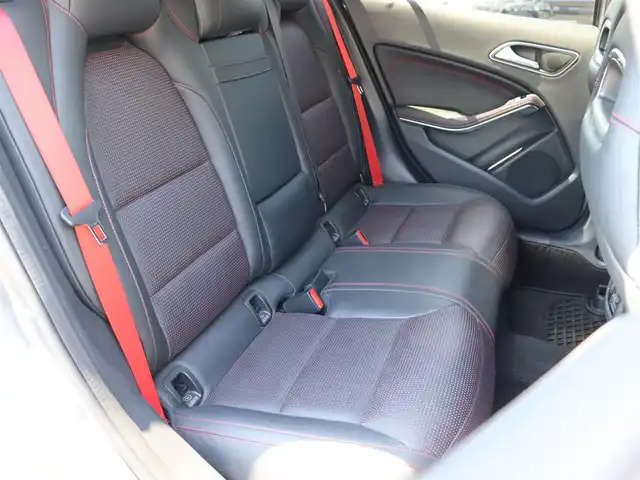 メルセデス・ベンツ ＧＬＡ４５ 4MATIC 宮城県 2015(平27)年 4万km ダークグレー マットボディーカラー/純正ナビＴＶ/・フルセグ・ＣＤ・ＤＶＤ・ＵＳＢ・ＳＤ・ＢＴ/ＡＭＧレザーエクスクルーシブＰＫＧ/ベーシックＰＫＧ/レーダーセーフティＰＫＧ/パノラマルーフ/パワーテールゲート/ディストロニックプラス/衝突防止アシスト/アテンションアシスト/ブラインドスポットアシスト/レーンキープアシスト/パドルシフト/バックカメラ/レザーシート/左右メモリー機能付きパワーシート/左右シートヒーター/キーレスゴー/ビルトインＥＴＣ/純正１９インチＡＷ/純正フロアマット（ゴム製）/カラーコード６６２：デジーノマウンテングレーマグノ