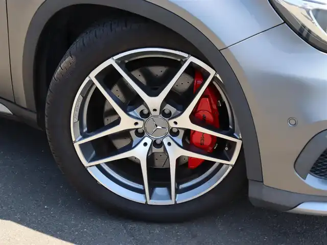 メルセデス・ベンツ ＧＬＡ４５ 4MATIC 宮城県 2015(平27)年 4万km ダークグレー マットボディーカラー/純正ナビＴＶ/・フルセグ・ＣＤ・ＤＶＤ・ＵＳＢ・ＳＤ・ＢＴ/ＡＭＧレザーエクスクルーシブＰＫＧ/ベーシックＰＫＧ/レーダーセーフティＰＫＧ/パノラマルーフ/パワーテールゲート/ディストロニックプラス/衝突防止アシスト/アテンションアシスト/ブラインドスポットアシスト/レーンキープアシスト/パドルシフト/バックカメラ/レザーシート/左右メモリー機能付きパワーシート/左右シートヒーター/キーレスゴー/ビルトインＥＴＣ/純正１９インチＡＷ/純正フロアマット（ゴム製）/カラーコード６６２：デジーノマウンテングレーマグノ