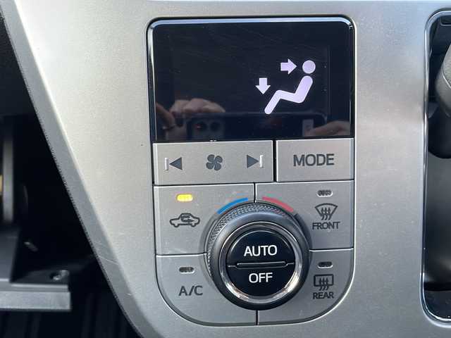 ダイハツ キャスト アクティバ G SAⅡ 富山県 2017(平29)年 4.9万km ブラックマイカメタリック 社外ＳＤナビ/社外CD、DVD、フルセグTV/バックカメラ/４WD/ETC/プッシュスタート/スマートキー/後方コーナーセンサー/純正アルミホイール/純正フロアマット/ダウンヒルアシストコントロール/盗難防止装置/レーンキープアシスト