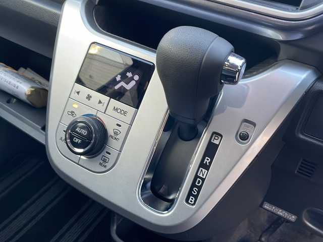 ダイハツ キャスト アクティバ G SAⅡ 富山県 2017(平29)年 4.9万km ブラックマイカメタリック 社外ＳＤナビ/社外CD、DVD、フルセグTV/バックカメラ/４WD/ETC/プッシュスタート/スマートキー/後方コーナーセンサー/純正アルミホイール/純正フロアマット/ダウンヒルアシストコントロール/盗難防止装置/レーンキープアシスト