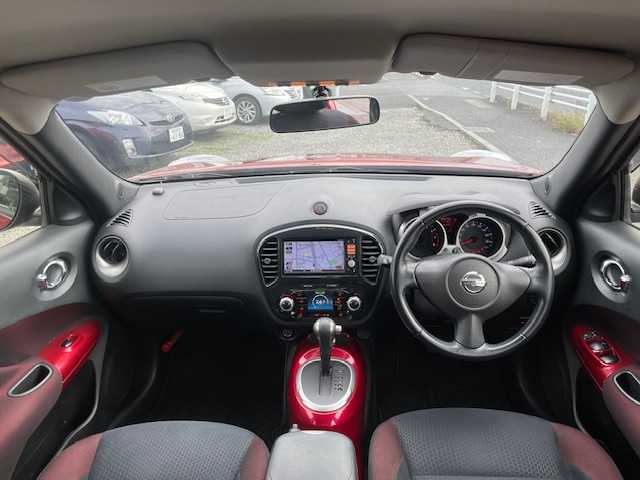 日産 ジューク 15RX タイプV 埼玉県 2012(平24)年 11万km ラディアントレッド 純正SDナビ/　DTV/CD/FM/AM/BT/バックカメラ/ビルトインETC/オートライト/プッシュスタート/スマートキー/純正フロアマット/革ステアリング