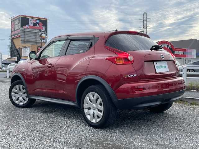 日産 ジューク 15RX タイプV 埼玉県 2012(平24)年 11万km ラディアントレッド 純正SDナビ/　DTV/CD/FM/AM/BT/バックカメラ/ビルトインETC/オートライト/プッシュスタート/スマートキー/純正フロアマット/革ステアリング