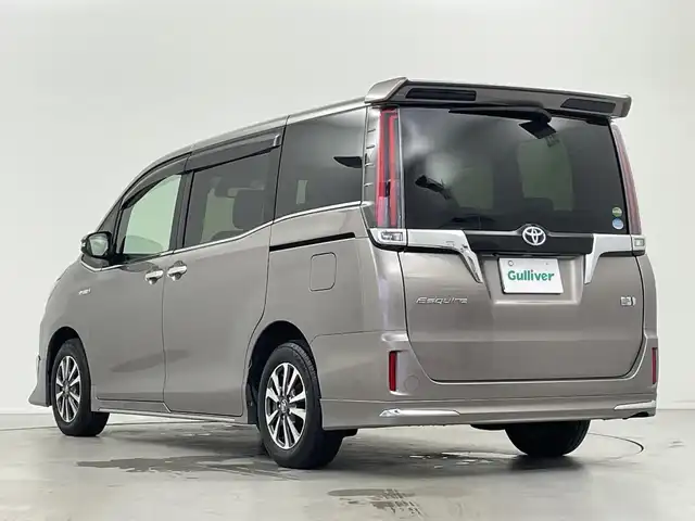 トヨタ エスクァイア ハイブリッド Gi プレミアムパッケージ 岐阜県 2017(平29)年 11.1万km アバンギャルドブロンズメタリック トヨタセーフティセンス/・プリクラッシュセーフティ/・レーンディパーチャーアラート/クルーズコントロール/純正SD9インチナビ（NSZT-Y66T)/フルセグ/BT/DVD/USB/バックカメラ/ビルトインETC/純正ドライブレコーダー/両側パワースライドドア/ハーフレザーシート/前席シートヒーター/ハンドルヒーター/100V充電/純正フロアマット/サイドバイザー/LEDヘッドライト/オートライト/フォグランプ/純正15インチAW/プッシュスタート/保証書/取扱説明書/スペアキー/スマートキー