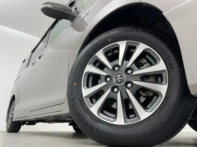 トヨタ エスクァイア ハイブリッド Gi プレミアムパッケージ 岐阜県 2017(平29)年 11.1万km アバンギャルドブロンズメタリック トヨタセーフティセンス/・プリクラッシュセーフティ/・レーンディパーチャーアラート/クルーズコントロール/純正SD9インチナビ（NSZT-Y66T)/フルセグ/BT/DVD/USB/バックカメラ/ビルトインETC/純正ドライブレコーダー/両側パワースライドドア/ハーフレザーシート/前席シートヒーター/ハンドルヒーター/100V充電/純正フロアマット/サイドバイザー/LEDヘッドライト/オートライト/フォグランプ/純正15インチAW/プッシュスタート/保証書/取扱説明書/スペアキー/スマートキー