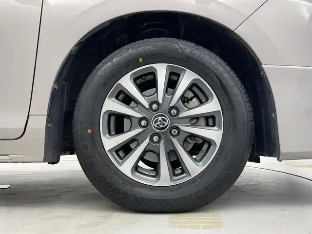 トヨタ エスクァイア ハイブリッド Gi プレミアムパッケージ 岐阜県 2017(平29)年 11.1万km アバンギャルドブロンズメタリック トヨタセーフティセンス/・プリクラッシュセーフティ/・レーンディパーチャーアラート/クルーズコントロール/純正SD9インチナビ（NSZT-Y66T)/フルセグ/BT/DVD/USB/バックカメラ/ビルトインETC/純正ドライブレコーダー/両側パワースライドドア/ハーフレザーシート/前席シートヒーター/ハンドルヒーター/100V充電/純正フロアマット/サイドバイザー/LEDヘッドライト/オートライト/フォグランプ/純正15インチAW/プッシュスタート/保証書/取扱説明書/スペアキー/スマートキー