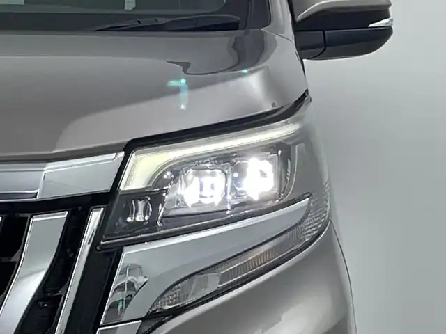 トヨタ エスクァイア ハイブリッド Gi プレミアムパッケージ 岐阜県 2017(平29)年 11.1万km アバンギャルドブロンズメタリック トヨタセーフティセンス/・プリクラッシュセーフティ/・レーンディパーチャーアラート/クルーズコントロール/純正SD9インチナビ（NSZT-Y66T)/フルセグ/BT/DVD/USB/バックカメラ/ビルトインETC/純正ドライブレコーダー/両側パワースライドドア/ハーフレザーシート/前席シートヒーター/ハンドルヒーター/100V充電/純正フロアマット/サイドバイザー/LEDヘッドライト/オートライト/フォグランプ/純正15インチAW/プッシュスタート/保証書/取扱説明書/スペアキー/スマートキー