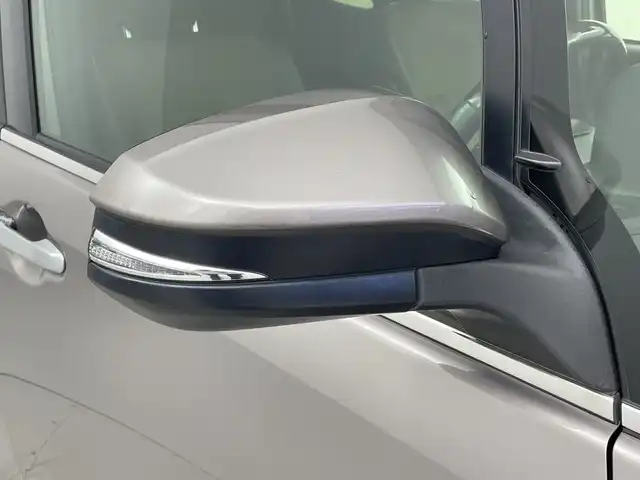 トヨタ エスクァイア ハイブリッド Gi プレミアムパッケージ 岐阜県 2017(平29)年 11.1万km アバンギャルドブロンズメタリック トヨタセーフティセンス/・プリクラッシュセーフティ/・レーンディパーチャーアラート/クルーズコントロール/純正SD9インチナビ（NSZT-Y66T)/フルセグ/BT/DVD/USB/バックカメラ/ビルトインETC/純正ドライブレコーダー/両側パワースライドドア/ハーフレザーシート/前席シートヒーター/ハンドルヒーター/100V充電/純正フロアマット/サイドバイザー/LEDヘッドライト/オートライト/フォグランプ/純正15インチAW/プッシュスタート/保証書/取扱説明書/スペアキー/スマートキー