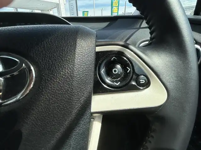 トヨタ プリウス S ツーリングセレクション 奈良県 2018(平30)年 12万km ホワイトパールクリスタルシャイン １オーナー/純正ディーラーナビ(MSCD-W66)/BT/CD/SD/TV//コーナーセンサー/横滑り防止装置/バックカメラ/ETC/フルレザーシート/シートヒーター/モード切替/オートLEDライト/保証書・取説付