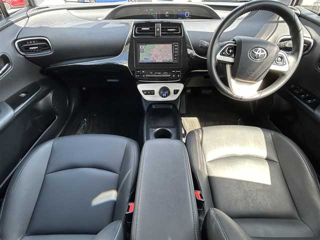 トヨタ プリウス S ツーリングセレクション 奈良県 2018(平30)年 12万km ホワイトパールクリスタルシャイン １オーナー/純正ディーラーナビ(MSCD-W66)/BT/CD/SD/TV//コーナーセンサー/横滑り防止装置/バックカメラ/ETC/フルレザーシート/シートヒーター/モード切替/オートLEDライト/保証書・取説付