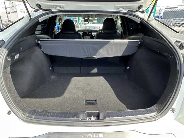 トヨタ プリウス S ツーリングセレクション 奈良県 2018(平30)年 12万km ホワイトパールクリスタルシャイン １オーナー/純正ディーラーナビ(MSCD-W66)/BT/CD/SD/TV//コーナーセンサー/横滑り防止装置/バックカメラ/ETC/フルレザーシート/シートヒーター/モード切替/オートLEDライト/保証書・取説付