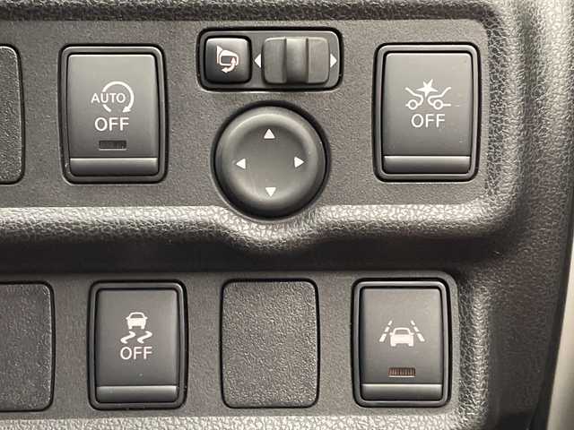 日産 ノート X Vセレクション 愛媛県 2020(令2)年 3.4万km ブリリアントホワイトパール 純正ナビ/フルセグ／Ｂｌｕｅｔｏｏｔｈ/全方位カメラ/ＥＴＣ/前方ドライブレコーダー/前後コーナーセンサー/レーンキープアシスト/ＬＥＤヘッドライト/デジタルインナーミラー/ステアリングスイッチ