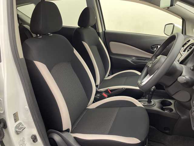 日産 ノート X Vセレクション 愛媛県 2020(令2)年 3.4万km ブリリアントホワイトパール 純正ナビ/フルセグ／Ｂｌｕｅｔｏｏｔｈ/全方位カメラ/ＥＴＣ/前方ドライブレコーダー/前後コーナーセンサー/レーンキープアシスト/ＬＥＤヘッドライト/デジタルインナーミラー/ステアリングスイッチ