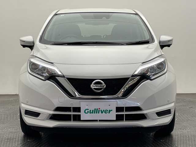 日産 ノート X Vセレクション 愛媛県 2020(令2)年 3.4万km ブリリアントホワイトパール 純正ナビ/フルセグ／Ｂｌｕｅｔｏｏｔｈ/全方位カメラ/ＥＴＣ/前方ドライブレコーダー/前後コーナーセンサー/レーンキープアシスト/ＬＥＤヘッドライト/デジタルインナーミラー/ステアリングスイッチ