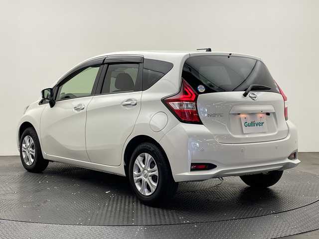 日産 ノート X Vセレクション 愛媛県 2020(令2)年 3.4万km ブリリアントホワイトパール 純正ナビ/フルセグ／Ｂｌｕｅｔｏｏｔｈ/全方位カメラ/ＥＴＣ/前方ドライブレコーダー/前後コーナーセンサー/レーンキープアシスト/ＬＥＤヘッドライト/デジタルインナーミラー/ステアリングスイッチ