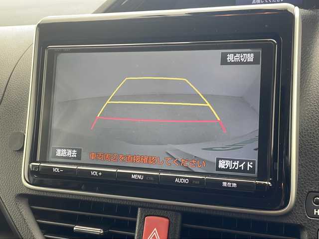 トヨタ エスクァイア Gi 沖縄県 2016(平28)年 7.4万km ホワイトパールクリスタルシャイン 純正SDナビ/　CD/DVD/SD/BT/フルセグ/バックカメラ/フリップダウンモニター/ビルトインETC/ドライブレコーダー/両側パワースライドドア/衝突被害軽減システム/クルーズコントロール/レーンキープアシスト/合皮シート/前席シートヒーター/オートマチックハイビーム/オートライト/LEDヘッドライト/純正15インチAW/純正フロアマット/プッシュスタート/スマートキ―