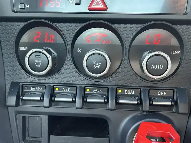 トヨタ ８６ GT リミテッド 熊本県 2012(平24)年 7.1万km クリスタルブラックシリカ 社外ナビ/・AM/FM/CD/DVD/BT/SD/フルセグTV/モデリスタエアロ/RAYSアルミホイール/ハーフレザーシート/前席シートヒーター/ドライブレコーダー/ヤマハCOXパフォーマンスダンパー/ETC/純正フロアマット/革巻きステアリング/パドルシフト/電動格納ミラー/フォグランプ/ドアバイザー/プッシュスタート