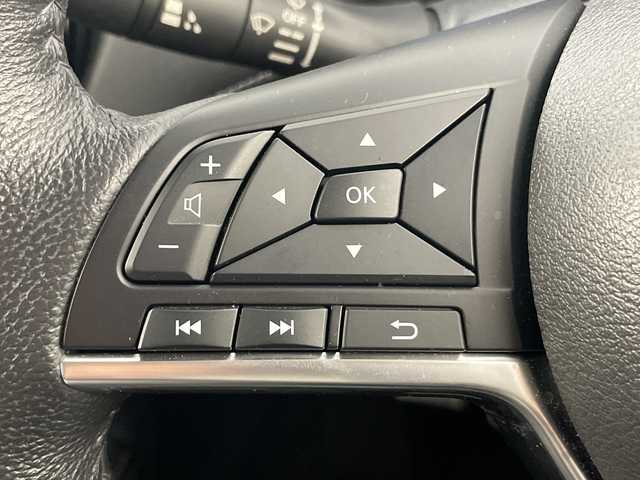 日産 キックス X 愛知県 2024(令6)年 2.8万km ブリリアントホワイトパール 禁煙車/ワンオーナー/純正9インチナビ/（CD/DVD/Bluetooth/フルセグTV/USB/SD)/全方位カメラ/プロパイロット/衝突軽減ブレーキ/クリアランスソナー/レーンキープアシスト/オートマチックハイビーム/レーダークルーズコントロール/デジタルインナーミラー/ドライブレコーダー/ETC/ハーフレザーシート/シートヒーター/ステアリングヒーター/純正17インチアルミホイール/スマートキー/スペアキー１本/プッシュスタート/LEDヘッドライト/フロントフォグランプ/オートライト/純正フロアマット/横滑り防止装置/電動格納ミラー/電子パーキングブレーキ/オートホールド