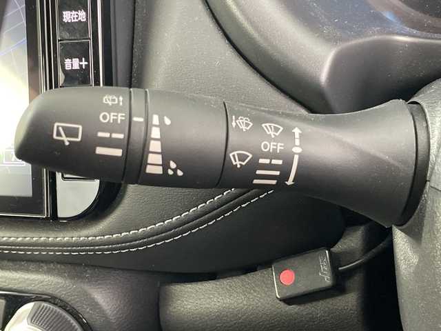 日産 キックス X 愛知県 2024(令6)年 2.8万km ブリリアントホワイトパール 禁煙車/ワンオーナー/純正9インチナビ/（CD/DVD/Bluetooth/フルセグTV/USB/SD)/全方位カメラ/プロパイロット/衝突軽減ブレーキ/クリアランスソナー/レーンキープアシスト/オートマチックハイビーム/レーダークルーズコントロール/デジタルインナーミラー/ドライブレコーダー/ETC/ハーフレザーシート/シートヒーター/ステアリングヒーター/純正17インチアルミホイール/スマートキー/スペアキー１本/プッシュスタート/LEDヘッドライト/フロントフォグランプ/オートライト/純正フロアマット/横滑り防止装置/電動格納ミラー/電子パーキングブレーキ/オートホールド