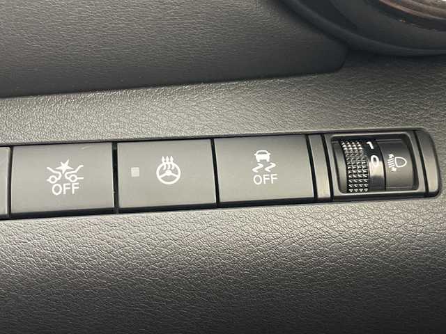 日産 キックス X 愛知県 2024(令6)年 2.8万km ブリリアントホワイトパール 禁煙車/ワンオーナー/純正9インチナビ/（CD/DVD/Bluetooth/フルセグTV/USB/SD)/全方位カメラ/プロパイロット/衝突軽減ブレーキ/クリアランスソナー/レーンキープアシスト/オートマチックハイビーム/レーダークルーズコントロール/デジタルインナーミラー/ドライブレコーダー/ETC/ハーフレザーシート/シートヒーター/ステアリングヒーター/純正17インチアルミホイール/スマートキー/スペアキー１本/プッシュスタート/LEDヘッドライト/フロントフォグランプ/オートライト/純正フロアマット/横滑り防止装置/電動格納ミラー/電子パーキングブレーキ/オートホールド