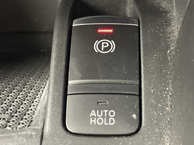 日産 キックス X 愛知県 2024(令6)年 2.8万km ブリリアントホワイトパール 禁煙車/ワンオーナー/純正9インチナビ/（CD/DVD/Bluetooth/フルセグTV/USB/SD)/全方位カメラ/プロパイロット/衝突軽減ブレーキ/クリアランスソナー/レーンキープアシスト/オートマチックハイビーム/レーダークルーズコントロール/デジタルインナーミラー/ドライブレコーダー/ETC/ハーフレザーシート/シートヒーター/ステアリングヒーター/純正17インチアルミホイール/スマートキー/スペアキー１本/プッシュスタート/LEDヘッドライト/フロントフォグランプ/オートライト/純正フロアマット/横滑り防止装置/電動格納ミラー/電子パーキングブレーキ/オートホールド